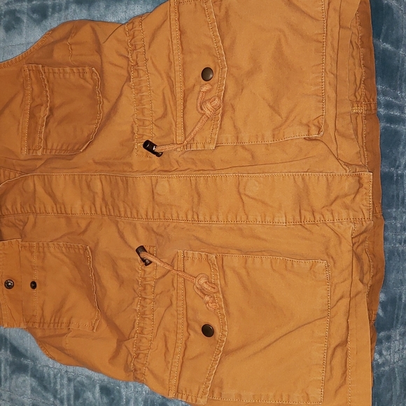 Love Tree sleeveless utility vest with hood in mustard - Picture 6 of 7